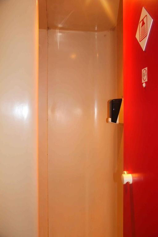 Lemon Hotel - Mery Sur Oise/Cergy Экстерьер фото